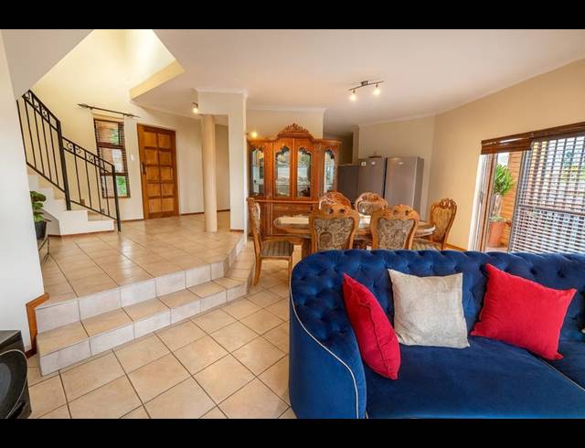 4 BEDROOM HOUSE FOR SALE IN ERASMUSKLOOF